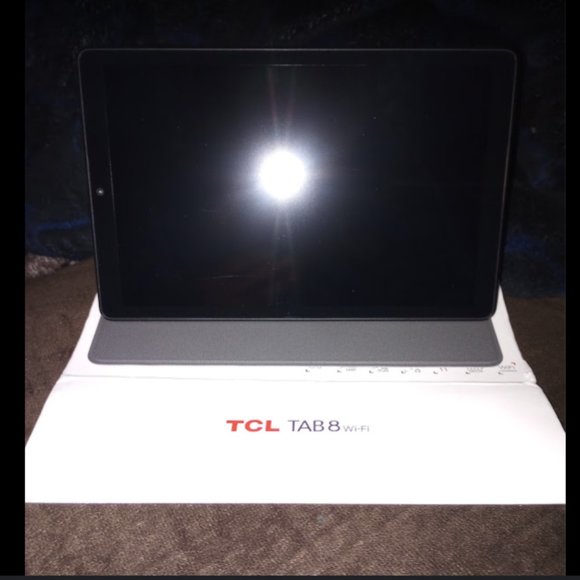 TCL | 8” Tablet - Picture 2 of 3